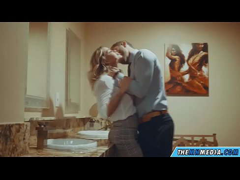 ❤️ Khi một cô gái tóc vàng busty quyến rũ bạn trong một nhà vệ sinh công cộng Fucking video tại chúng tôi% vi.sexafinkarasskaz.ru% ❌
